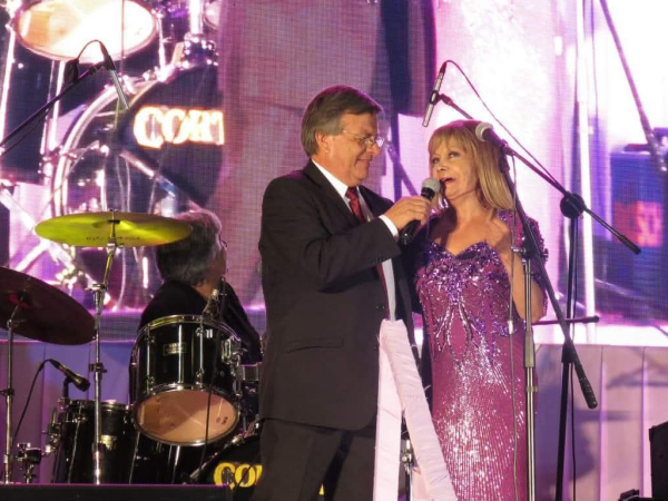 Fresia Soto, Bobby Dantes y grupo Corteza llenarán de música la plaza de Llolleo en una nueva jornada de Cuerdas del Corazón