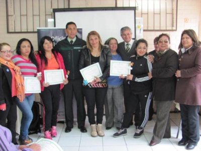 Oficina de DIDECO realiza taller de desarrollo personal a mujeres de CCP San Antonio