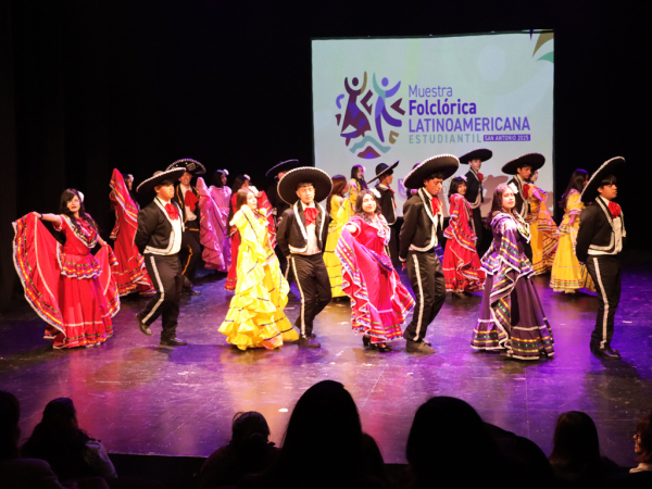 San Antonio celebra la riqueza del folclore latinoamericano en su 4ª Muestra Escolar   