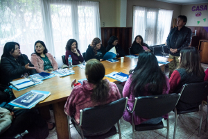 Un total de 15 jefas de hogar participan en taller de orfebrería en San Antonio