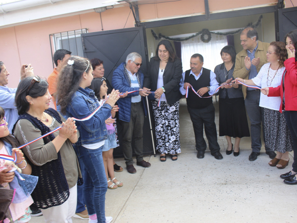 Vecinos de Bellavista felices con sede social V&iacute;ctor Domingo Silva