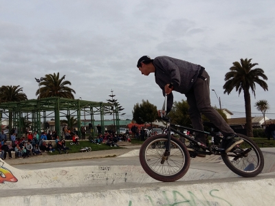 Municipio de San Antonio organiza tercer encuentro de BMX en la comuna