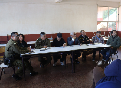Reunión con vecinos de Lo Gallardo permite establecer compromisos para fortalecer la seguridad del sector   