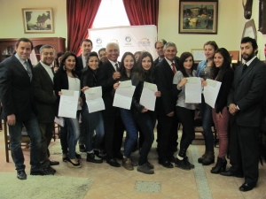 Municipalidad entrega aporte económico a jóvenes sanantoninas