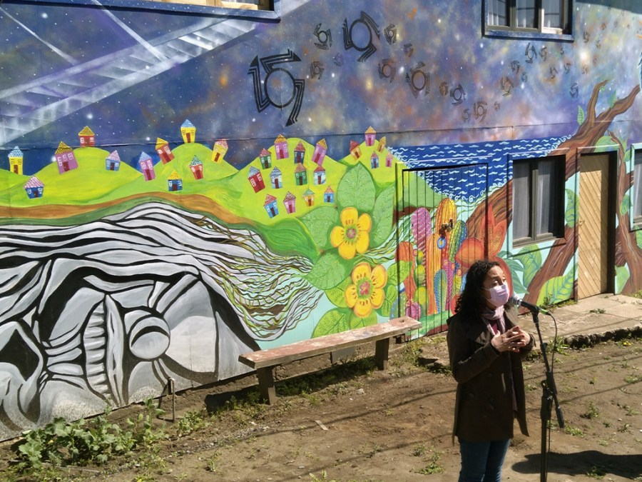 Inauguran mural comunitario en sector de puente colgante en Cerro Alegre
