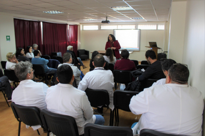 Municipio capacita a profesionales del Hospital Claudio Vicu&ntilde;a