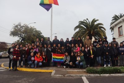 Con el izamiento de la bandera de la diversidad&nbsp;conmemoramos el mes&nbsp;del&nbsp;orgullo