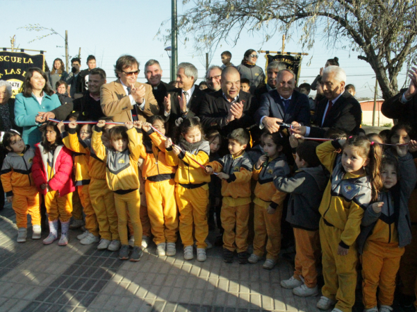Vecinos de Villa Las Dunas est&aacute;n felices con el Parque Curic&oacute;
