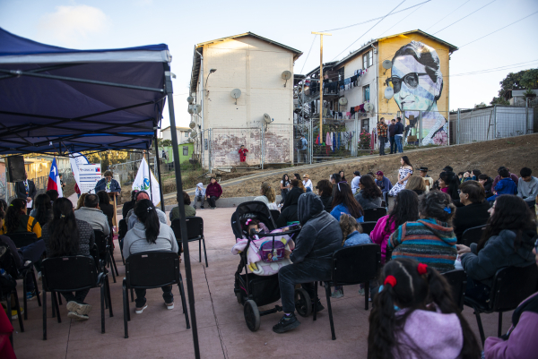 Municipio de San Antonio inaugur&oacute; plaza en Bruselas II con un centenar de vecinas y vecinos