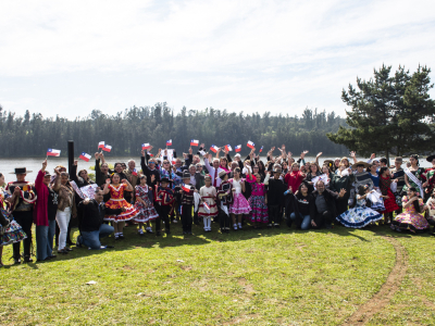 San Antonio le da la bienvenida a septiembre y lanza las celebraciones de  Fiestas Patrias en el Tranque-La Pataguilla