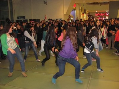 Con &ldquo;flash mob&rdquo; ni&ntilde;os, ni&ntilde;as y adolescentes le dijeron NO a las drogas y alcohol